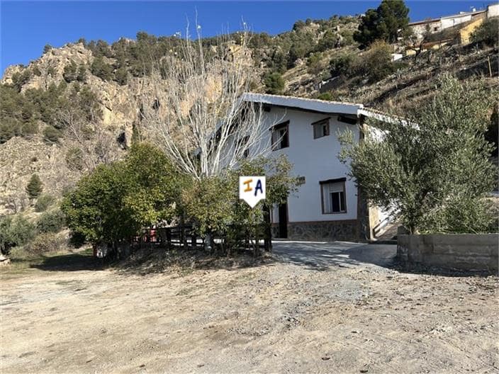 2 bedroom Finca/Country House for sale in Moclin with garage - € 182,000 (Ref: 8692358)