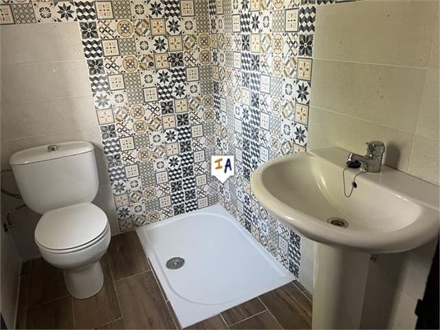 2 slaapkamer Finca/Landhuis te koop in Moclín met garage - € 182.000 (Ref: 8692358)