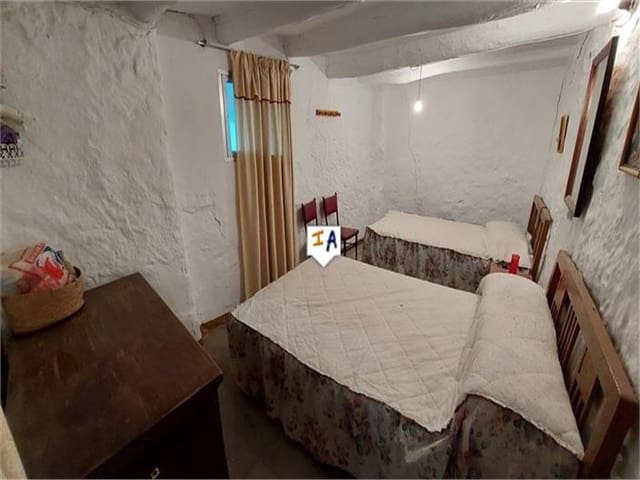 5 slaapkamer Finca/Landhuis te koop in Alcalá la Real met garage - € 88.000 (Ref: 8723517)