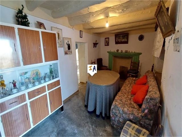 5 slaapkamer Finca/Landhuis te koop in Alcalá la Real met garage - € 88.000 (Ref: 8723517)