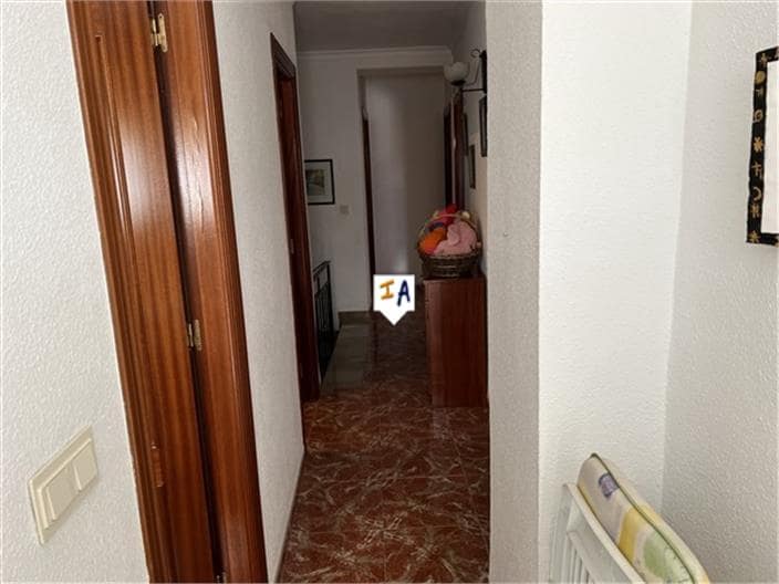 3 soveværelse Byhus til salg i Castillo de Locubin med garage - € 98.000 (Ref: 8729005)