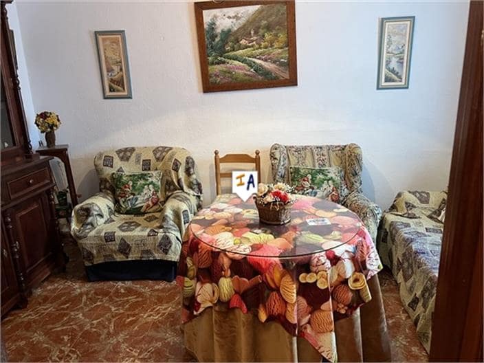 3 soveværelse Byhus til salg i Castillo de Locubin med garage - € 98.000 (Ref: 8729005)