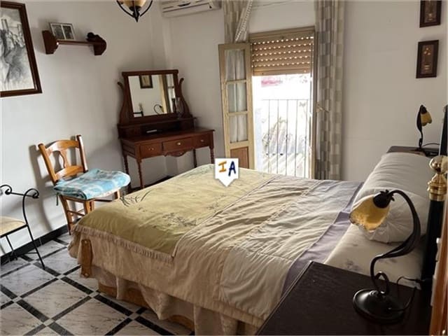 6 soverom Hus til salgs i Iznájar - € 244 000 (Ref: 8740857)