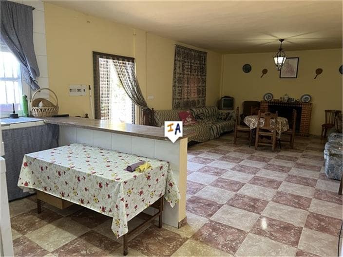 Finca/Landehus til salg i Alcala la Real med swimmingpool garage - € 140.000 (Ref: 8763191)