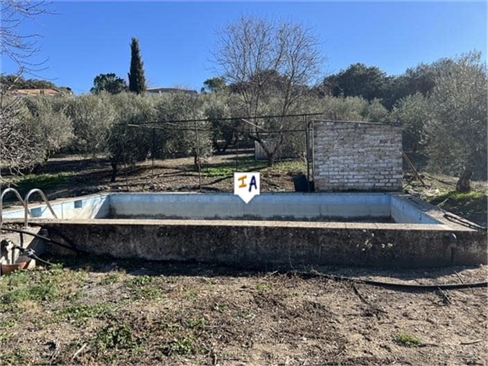 Finca/Landehus til salg i Alcala la Real med swimmingpool garage - € 140.000 (Ref: 8763191)