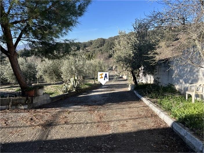 Finca/Landehus til salg i Alcala la Real med swimmingpool garage - € 140.000 (Ref: 8763191)