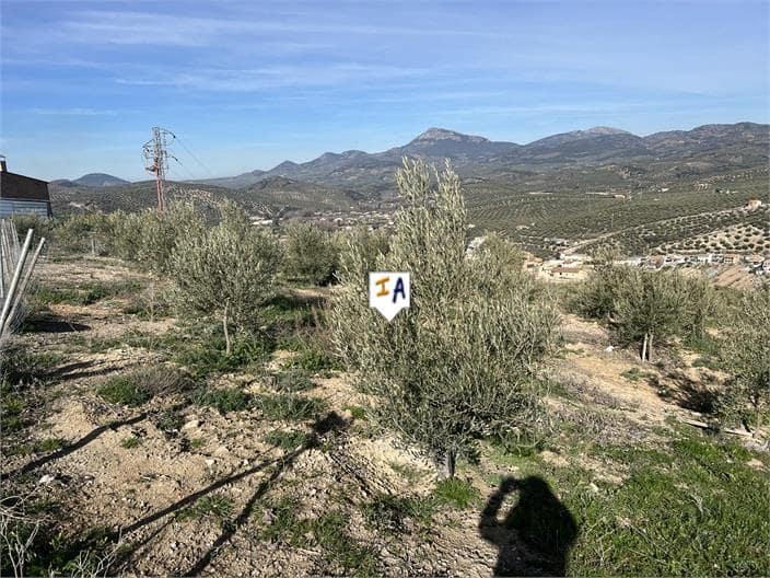 5 slaapkamer Huis te koop in Castillo de Locubin met garage - € 55.000 (Ref: 8838099)