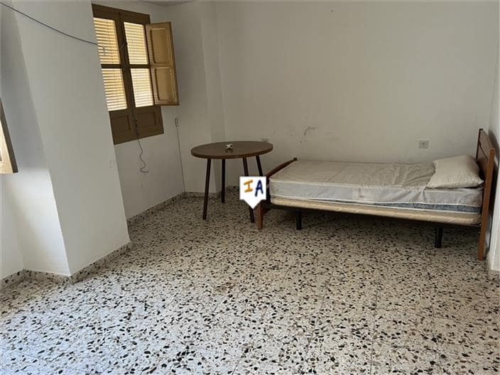 5 soveværelse Byhus til salg i Castillo de Locubin - € 49.000 (Ref: 8883935)