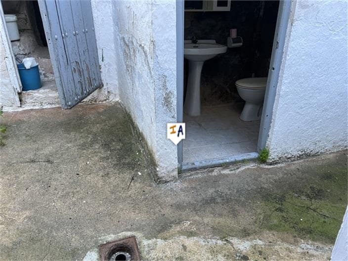 5 soveværelse Byhus til salg i Castillo de Locubin - € 49.000 (Ref: 8883935)