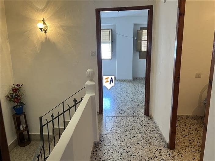 5 soveværelse Byhus til salg i Castillo de Locubin - € 49.000 (Ref: 8883935)