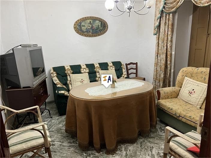 5 soveværelse Byhus til salg i Castillo de Locubin - € 49.000 (Ref: 8883935)