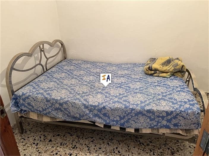 5 soveværelse Byhus til salg i Castillo de Locubin - € 49.000 (Ref: 8883935)