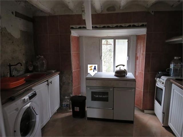 2 slaapkamer Finca/Landhuis te koop in Fuensanta de Martos - € 55.000 (Ref: 8901674)