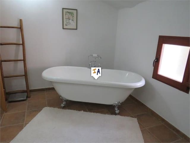 3 soveværelse Finca/Landehus til salg i Martos med swimmingpool garage - € 185.000 (Ref: 8917555)