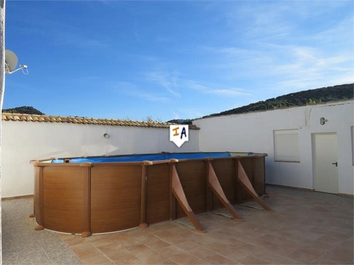 3 soveværelse Finca/Landehus til salg i Martos med swimmingpool garage - € 185.000 (Ref: 8917555)