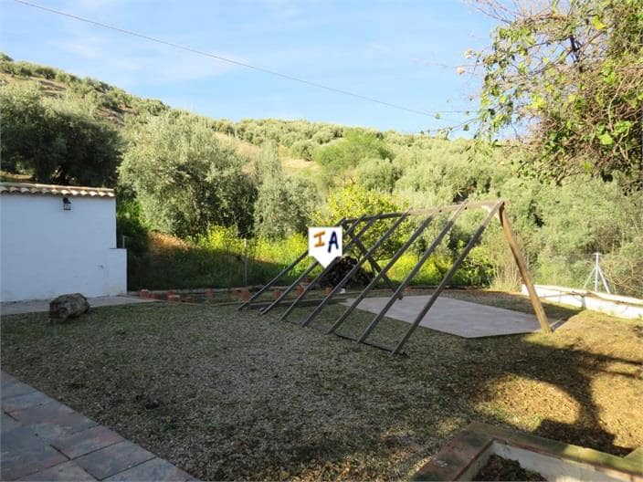 3 soveværelse Finca/Landehus til salg i Martos med swimmingpool garage - € 185.000 (Ref: 8917555)