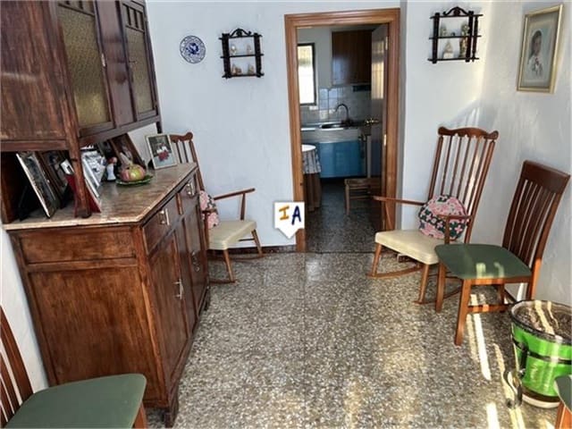 2 slaapkamer Huis te koop in Priego de Córdoba met garage - € 58.000 (Ref: 8952433)