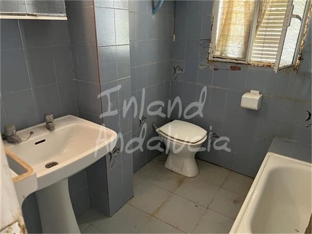 5 soverom Hus til salgs i Priego de Córdoba med garasje - € 58 000 (Ref: 8980067)