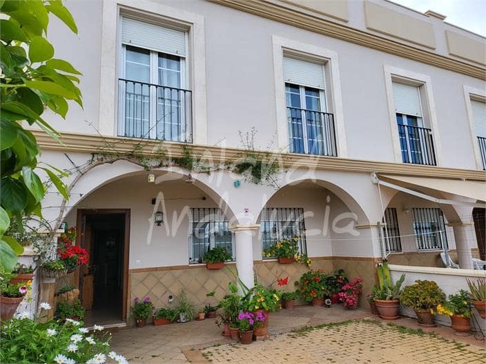 3 soveværelse Byhus til salg i Fuente de Piedra med swimmingpool garage - € 180.000 (Ref: 8987953)