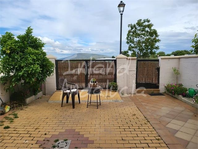 3 soveværelse Byhus til salg i Fuente de Piedra med swimmingpool garage - € 180.000 (Ref: 8987953)