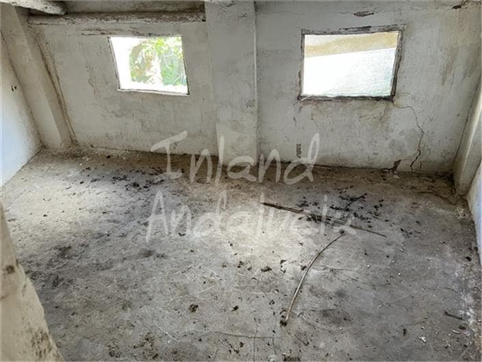 4 soveværelse Byhus til salg i Charilla - € 54.000 (Ref: 8990356)