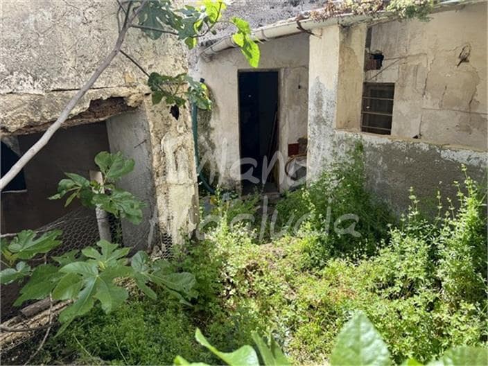 4 soveværelse Byhus til salg i Charilla - € 54.000 (Ref: 8990356)