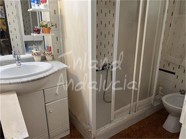 5 soverom Hus til salgs i Carcabuey med garasje - € 68 000 (Ref: 9006584)