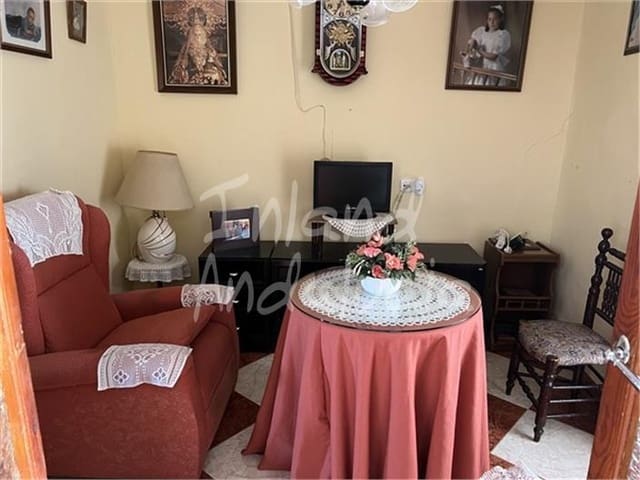 5 soverom Hus til salgs i Carcabuey med garasje - € 68 000 (Ref: 9006584)