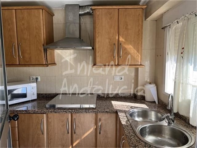 5 soverom Hus til salgs i Carcabuey med garasje - € 68 000 (Ref: 9006584)