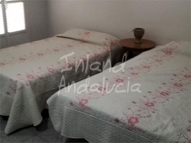 5 Zimmer Haus zu verkaufen in Estepa - 89.950 € (Ref: 9024019)