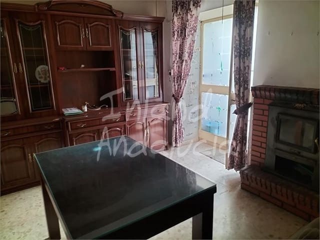 5 Zimmer Haus zu verkaufen in Estepa - 89.950 € (Ref: 9024019)