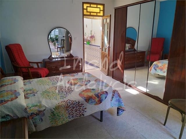 5 Zimmer Haus zu verkaufen in Estepa - 89.950 € (Ref: 9024019)