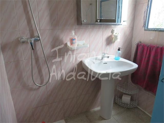 5 camera da letto Finca/Casa di Campagna in vendita in Castillo de Locubín con piscina garage - 140.000 € (Rif: 9036250)