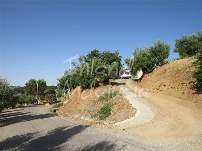 5 soveværelse Finca/Landehus til salg i Castillo de Locubin med swimmingpool garage - € 140.000 (Ref: 9036250)