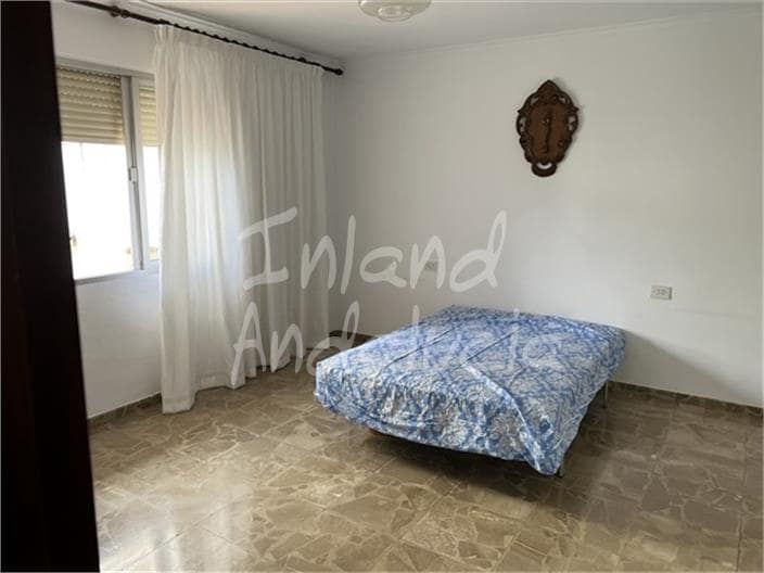 4 soveværelse Byhus til salg i Castillo de Locubin med garage - € 99.500 (Ref: 9047230)