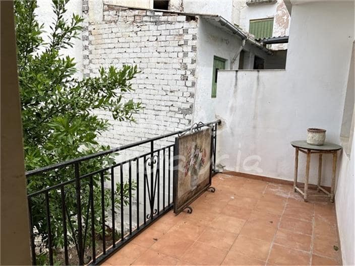 4 soveværelse Byhus til salg i Castillo de Locubin med garage - € 99.500 (Ref: 9047230)