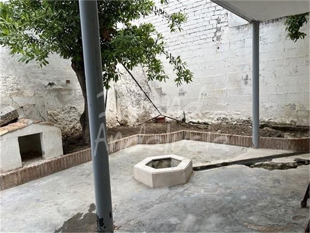 4 soveværelse Byhus til salg i Castillo de Locubín med garage - € 99.500 (Ref: 9047230)