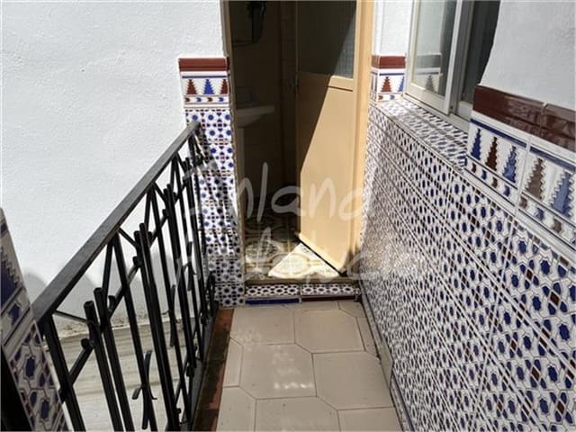 6 slaapkamer Appartement te koop in Luque met garage - € 110.000 (Ref: 9074788)