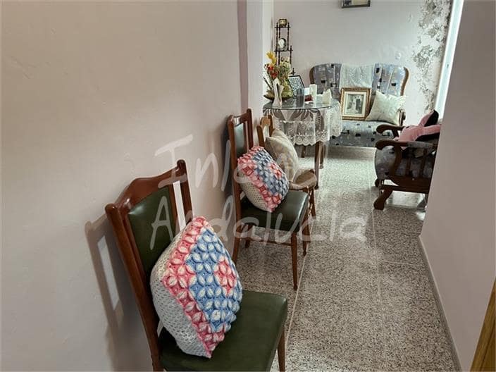 5 soveværelse Byhus til salg i Castillo de Locubin - € 52.000 (Ref: 9088386)