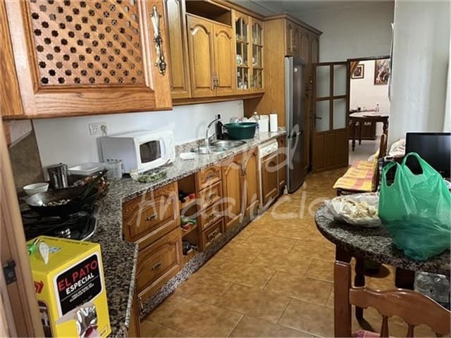 4 slaapkamer Huis te koop in Luque met garage - € 52.000 (Ref: 9097799)