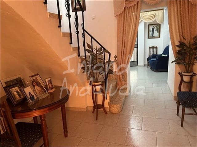 4 slaapkamer Huis te koop in Luque met garage - € 52.000 (Ref: 9097799)