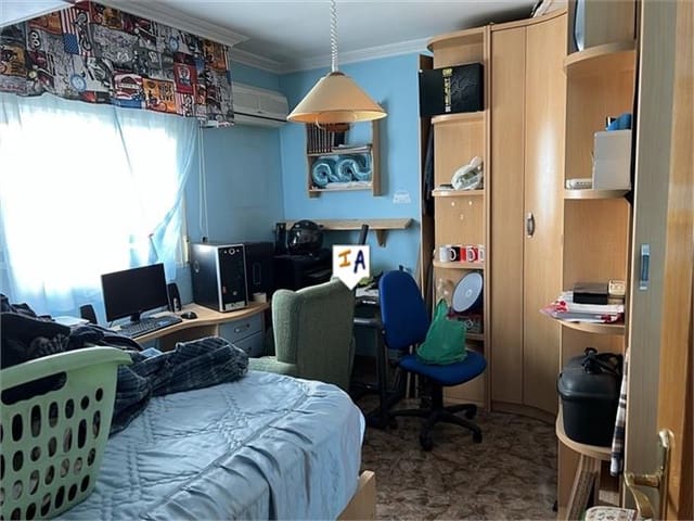 4 sypialnia Dom na sprzedaż w Alcalá la Real z garażem - 175 000 € (Ref: 9106197)