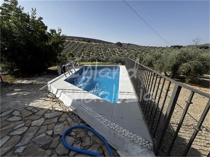 3 soveværelse Finca/Landehus til salg i Montefrio med swimmingpool garage - € 135.000 (Ref: 9109951)