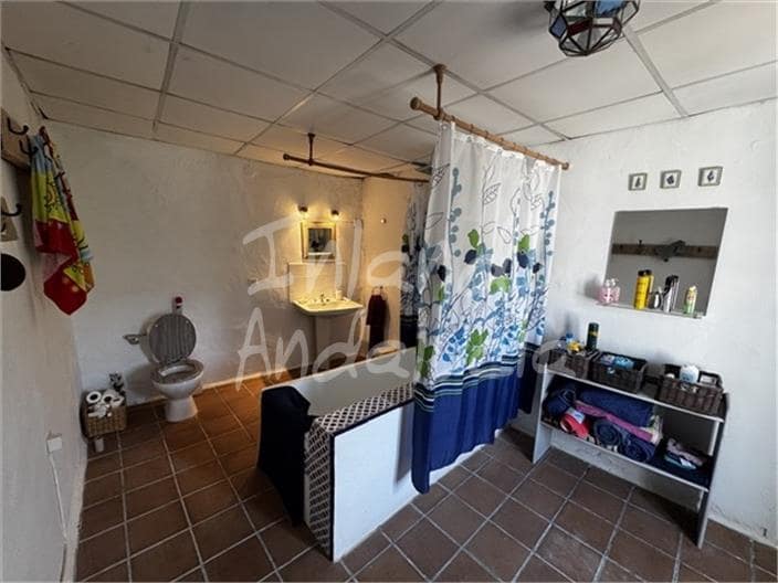 3 soveværelse Finca/Landehus til salg i Montefrio med swimmingpool garage - € 135.000 (Ref: 9109951)