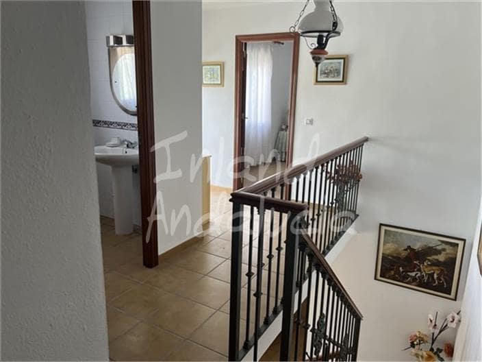 4 soveværelse Finca/Landehus til salg i Carcabuey med garage - € 135.000 (Ref: 9109952)