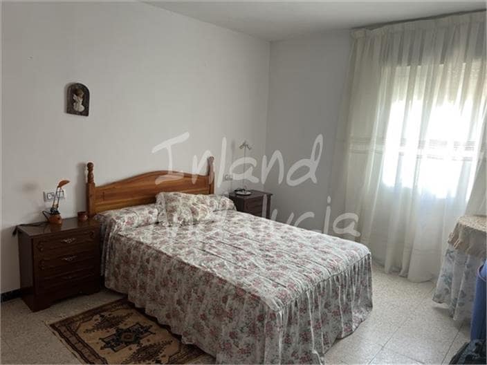 4 soveværelse Finca/Landehus til salg i Carcabuey med garage - € 135.000 (Ref: 9109952)