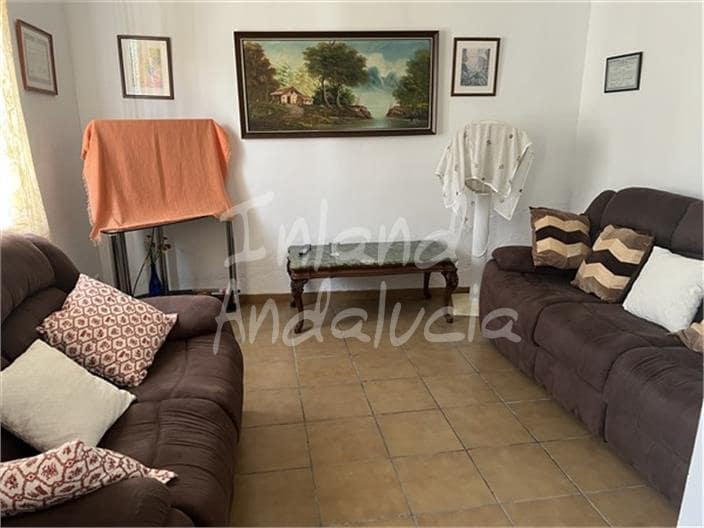 4 soveværelse Finca/Landehus til salg i Carcabuey med garage - € 135.000 (Ref: 9109952)