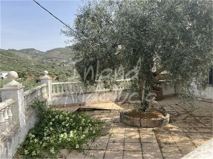 4 soveværelse Finca/Landehus til salg i Carcabuey med garage - € 135.000 (Ref: 9109952)