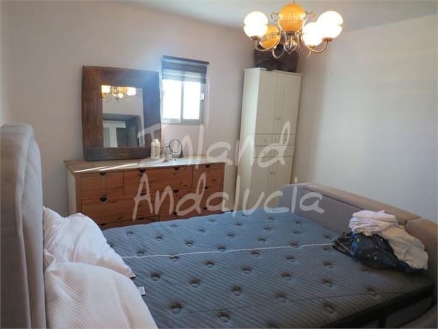 4 slaapkamer Huis te koop in Martos - € 36.000 (Ref: 9115654)