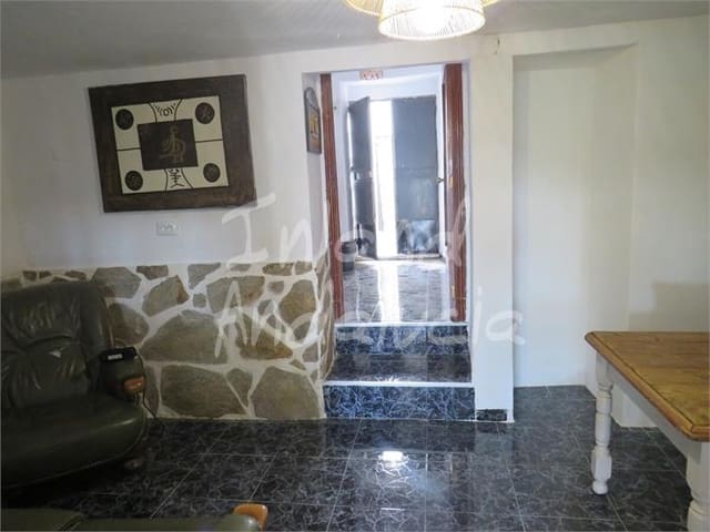 4 slaapkamer Huis te koop in Martos - € 36.000 (Ref: 9115654)